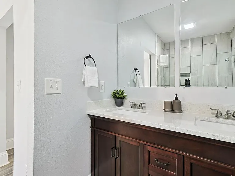 702 N Edgefield Ave — Photo 23