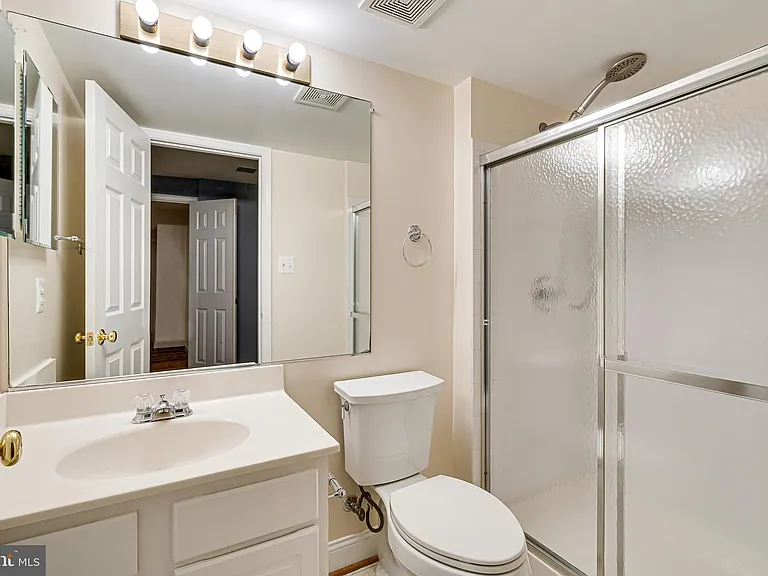 5708 Heritage Crossing Ct — Photo 39