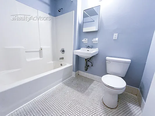 Rented by eRealty Advisors USA Inc | media 6