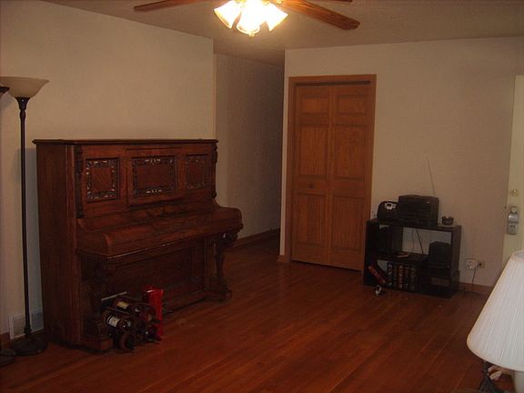 2nd image of 5562 Fern Ave