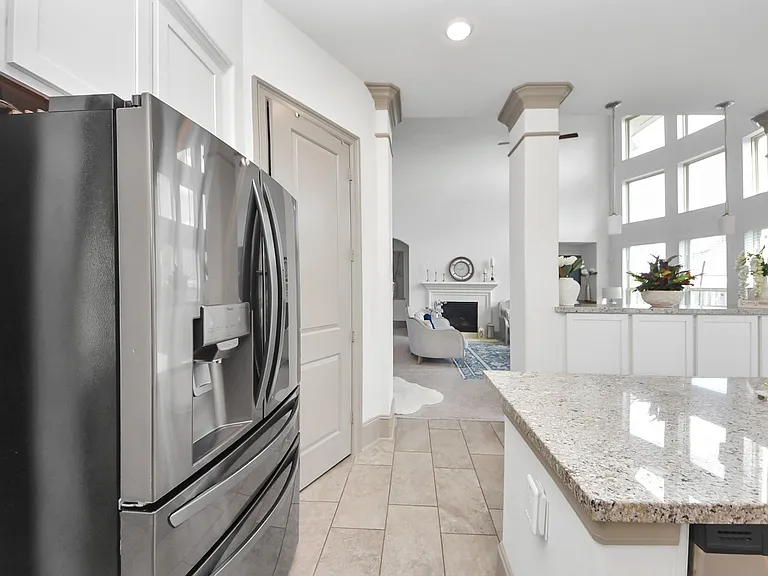 1911 Sapphire Pines Ln — Photo 19