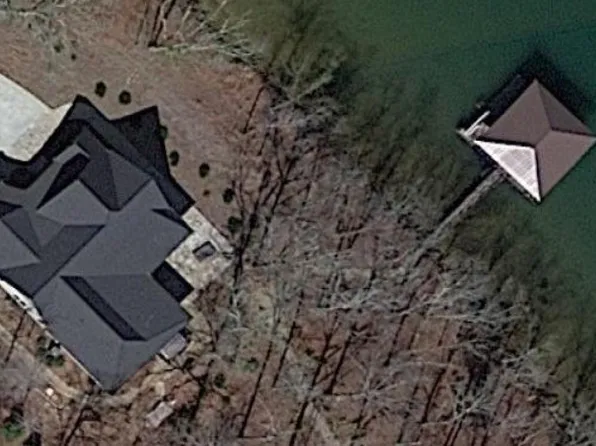 225 Oak Stone Dr, West Union, SC 29696