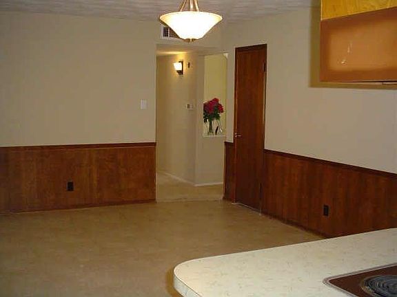 3rd image of 604 Bunn Dr