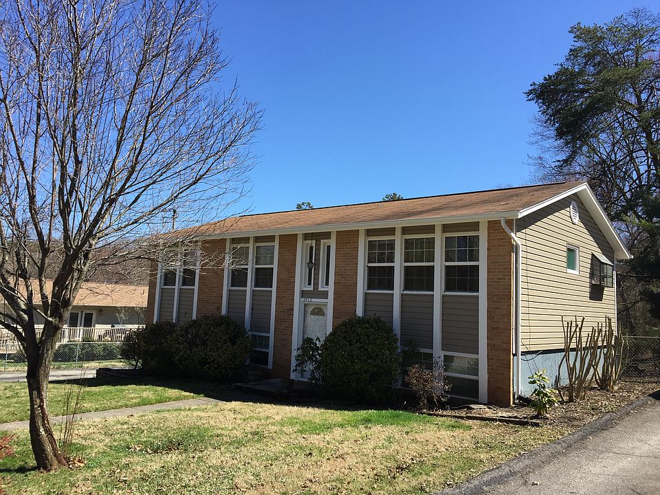 1st image of 6412 Shaftsbury Dr