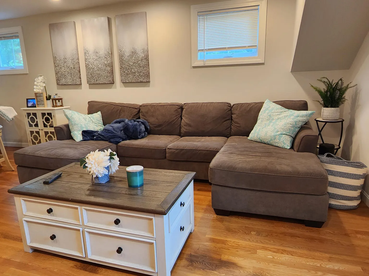 2 bed, 1100 sqft, $2,700 — Photo 3