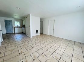 608 N College Dr, Cedartown, GA