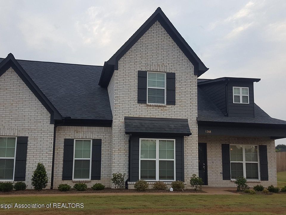 1st image of 4704 Bakers Trail East Dr