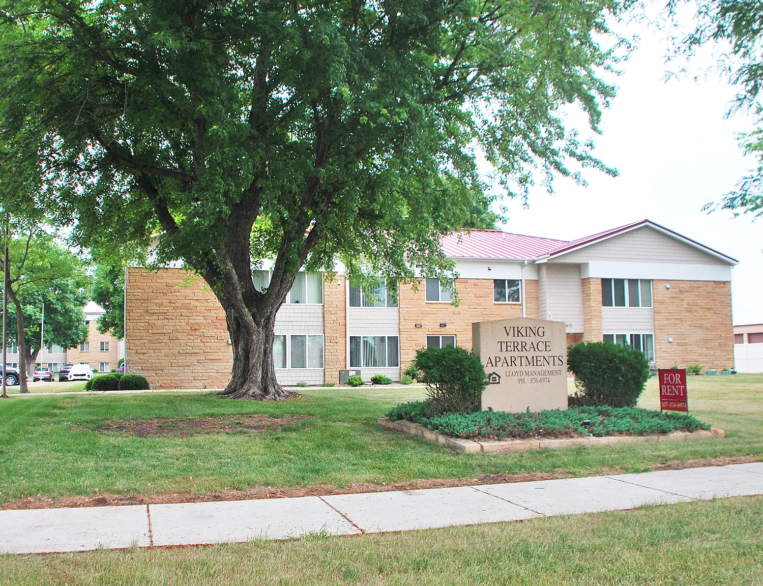 Viking Terrace Apartments — Photo 2