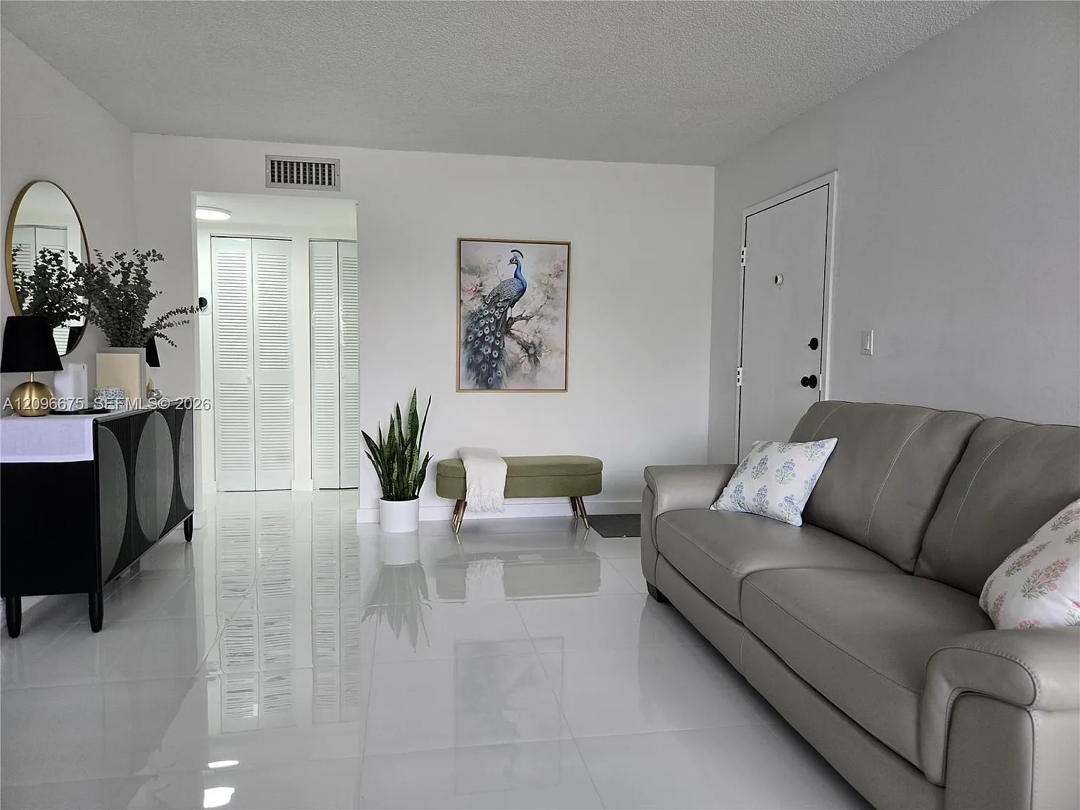 Milam Condo South — Photo 3