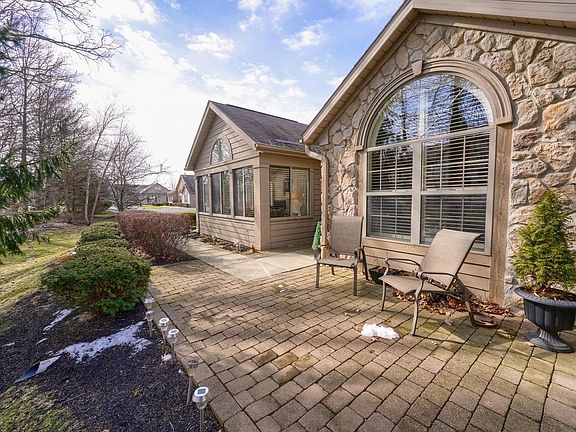 3rd image of 8720 Linksway Dr