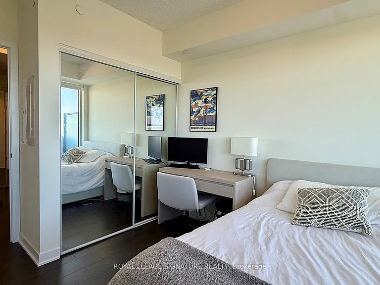 2221 Yonge St #3909 — Photo 14