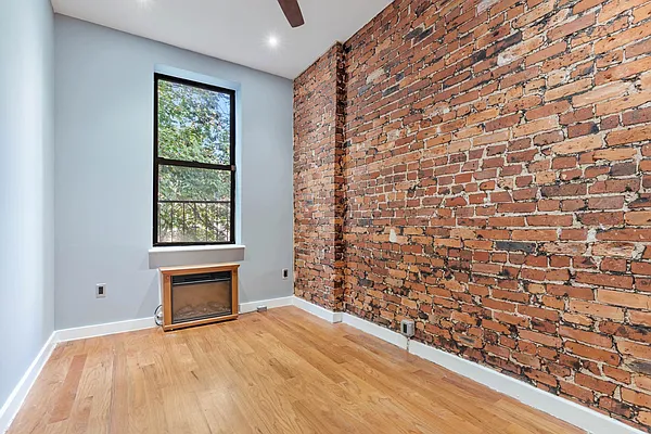 Rented by ERNY LLC | media 4