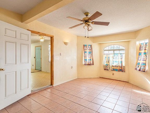 5th image of 506 W Daffodil St