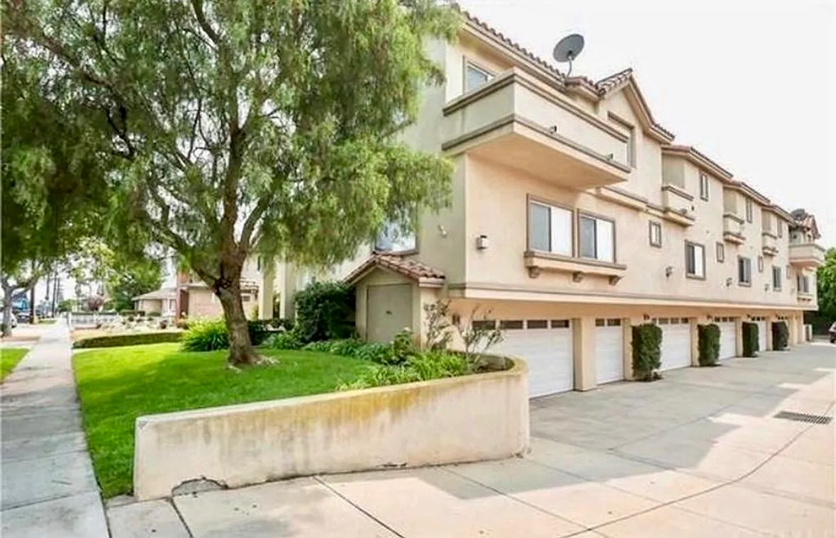 2 bed, 2.5 bath, 1168 sqft, $3,500 — Photo 1