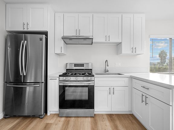 4th image of 2003 Emerald St #5