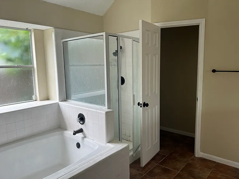 4915 Silent Lk — Photo 12