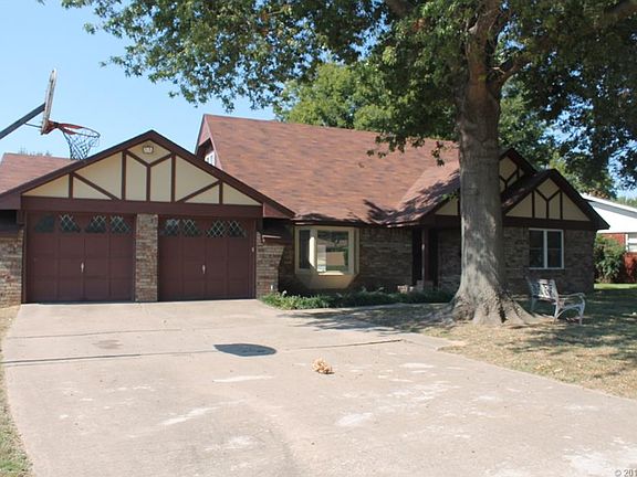 5th image of 1525 Red Bud Ln