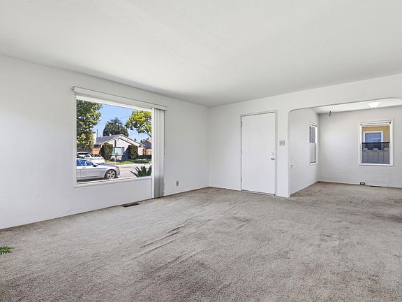 4th image of 545 Bradley Ave