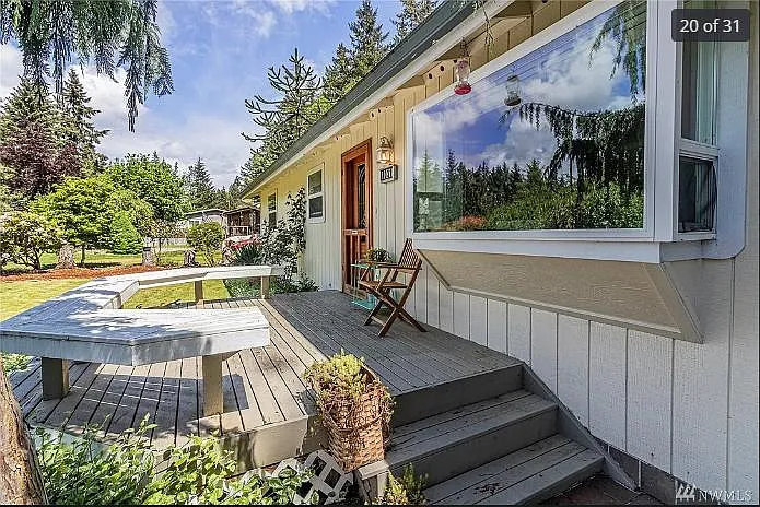 1031 NE Larson Blvd — Photo 4