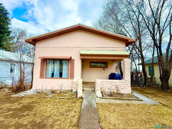 917 S 6th St, Raton, NM 87740