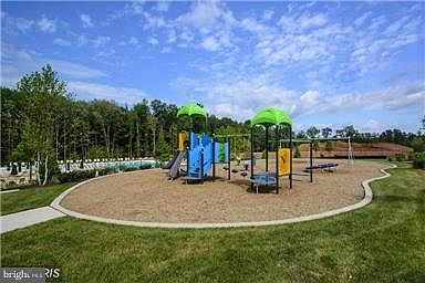 3rd image of 15894 Mackenzie Manor Dr