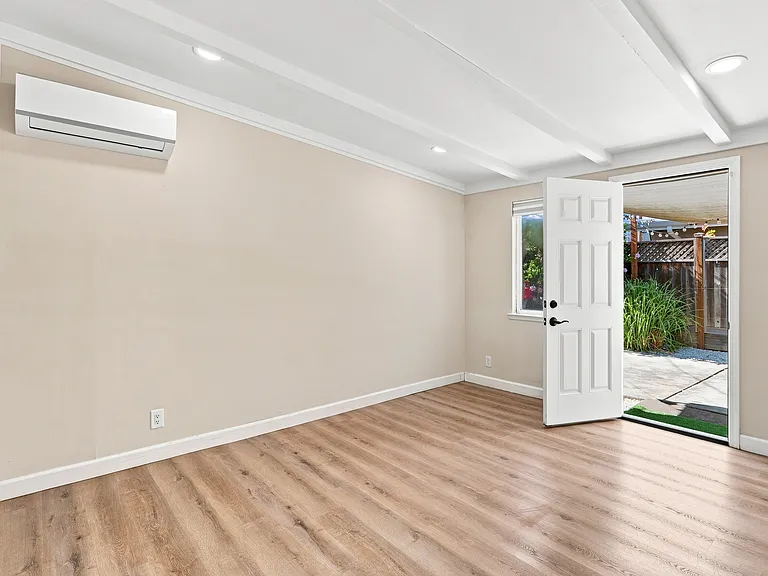 1398 McPherson St — Photo 23