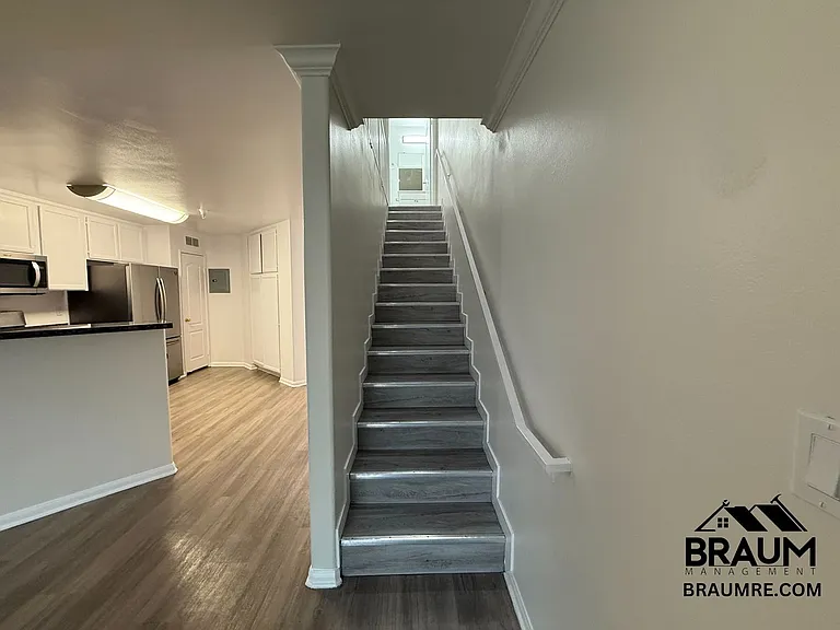 7323 WINNETKA — Photo 12