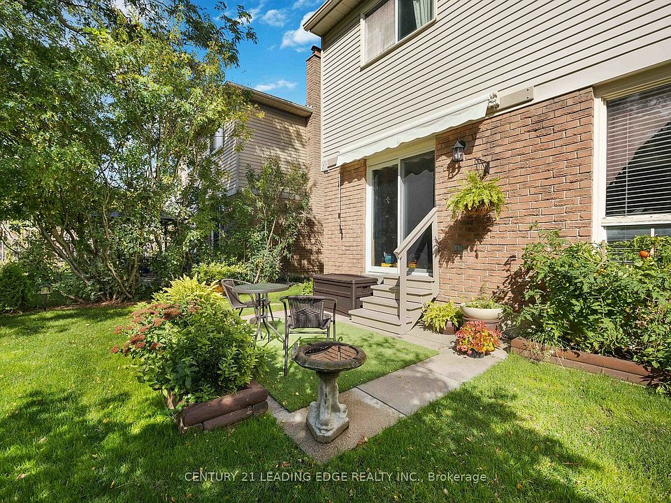 2nd image of 16 Raleigh Cres