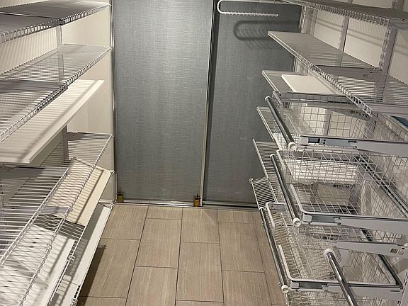 4th image of 510 N Jackson St APT 102
