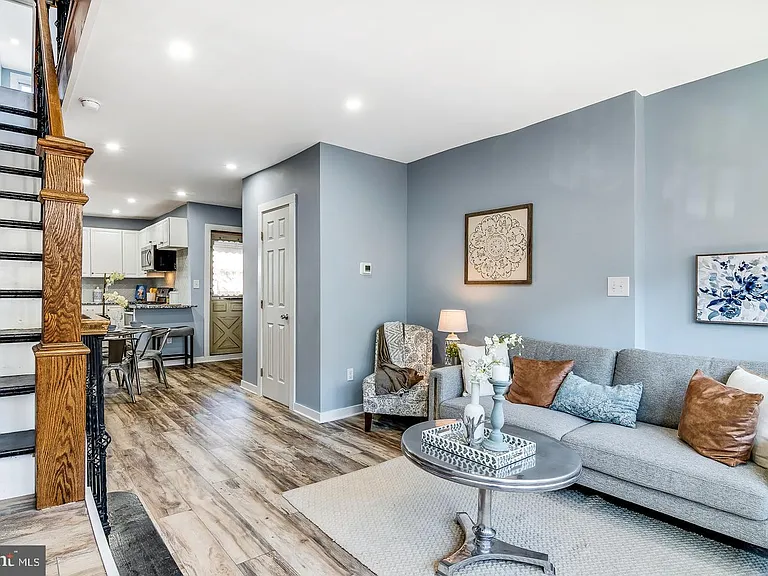 2420 S Lee St — Photo 15