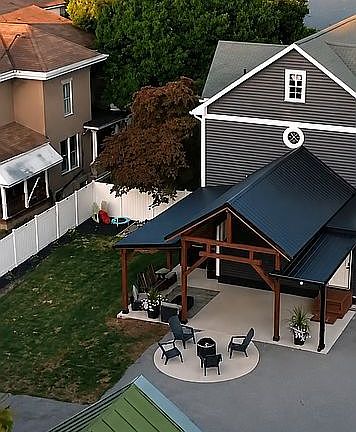 3rd image of 11 Oak St