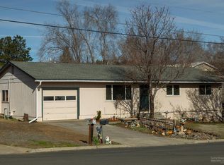 556 SW 3rd St, Madras, OR 97741