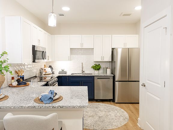 2nd image of 900 Oakwood Community Cir #1306