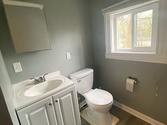 3rd image of 43 Judson St