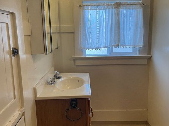 4th image of 1037 & 1039 Buhne St #4C2917054