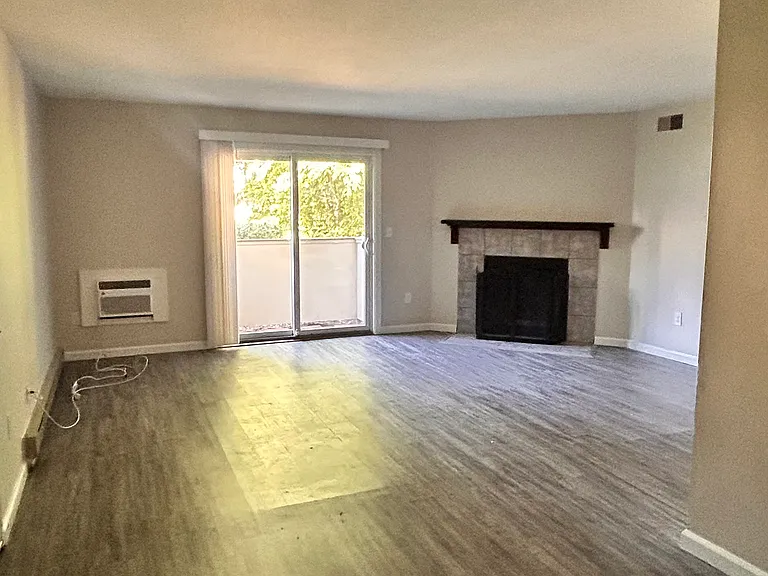 15 Birch Glen Dr #13-A — Photo 1