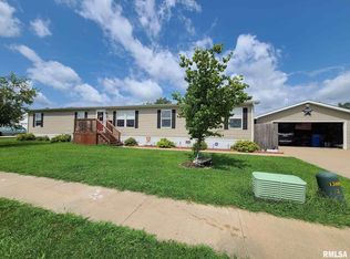 302 Cove Point, Jacksonville, IL 62650