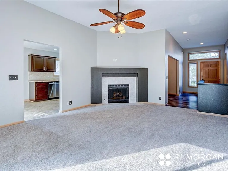 10027 S 171st St — Photo 11