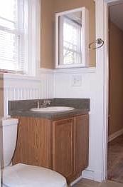 5th image of 916 E 39th St APT 2W