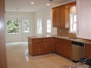 4th image of 1376 Park Ave