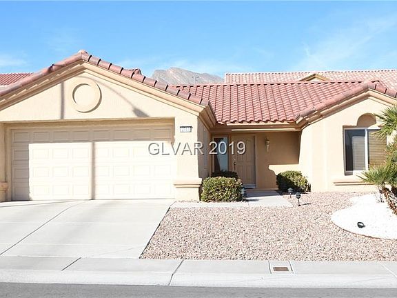3rd image of 2713 Byron Dr