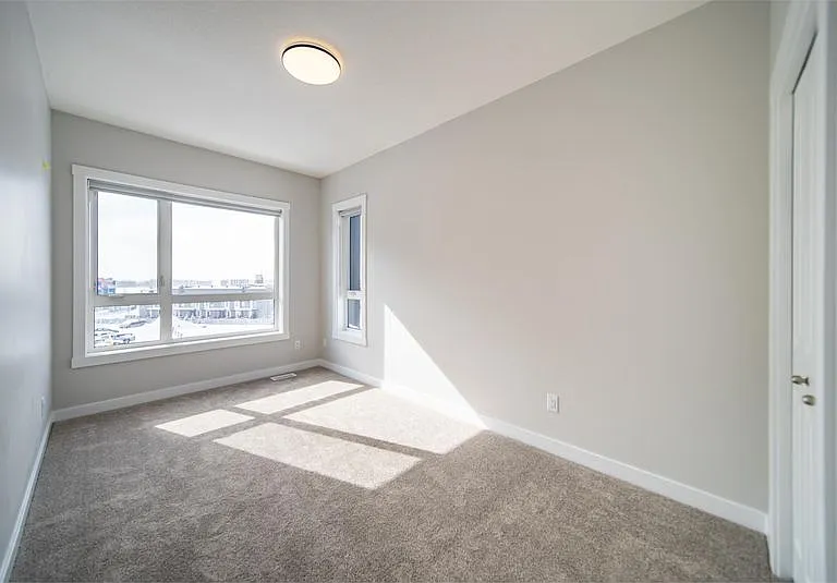 3870 Market St SE — Photo 11