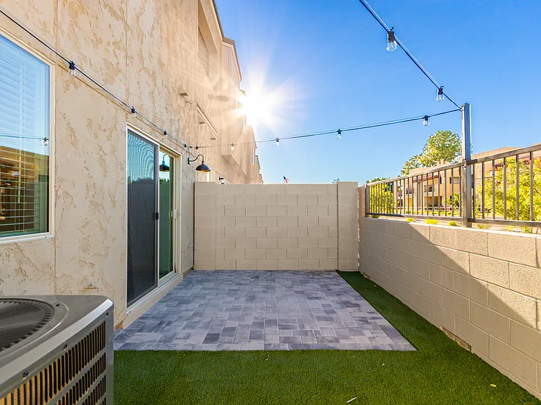 2134 W Harmont Dr — Photo 60