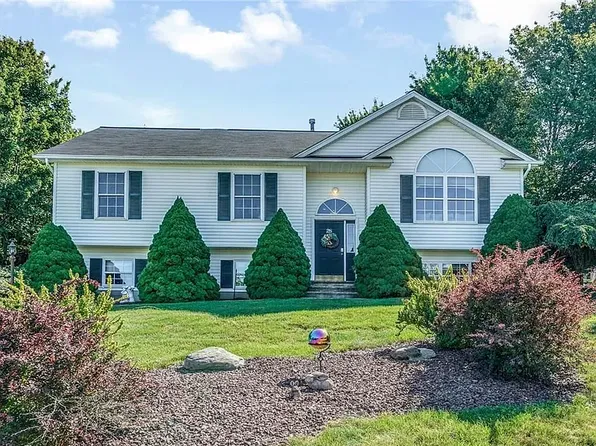 28 Cunningham Dr, Monroe, NY 10950
