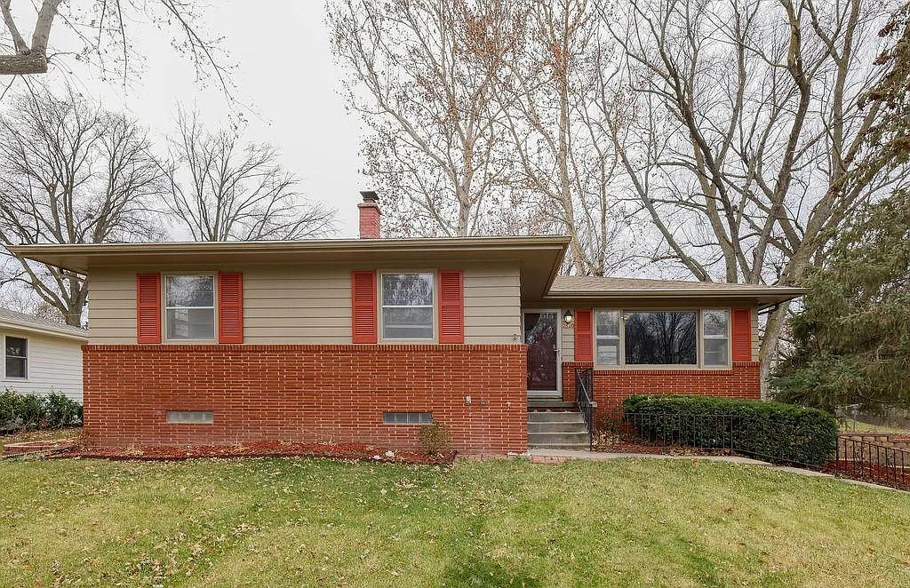 3 bed, 1612 sqft, $2,350 — Photo 1