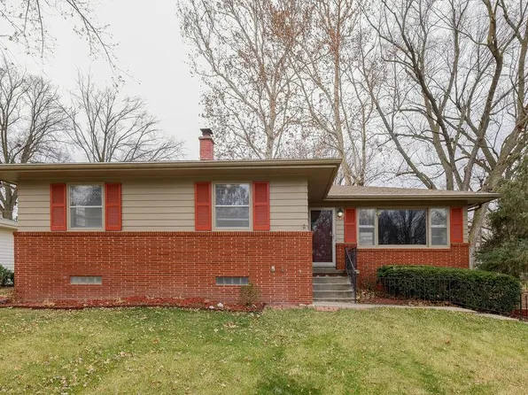 2820 Bridgeford Rd, Omaha, NE 68124