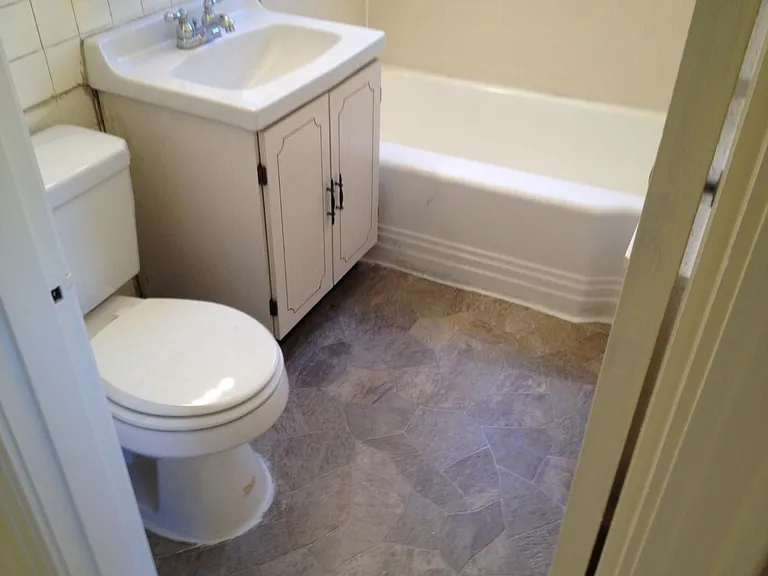 809 College St #25 — Photo 12