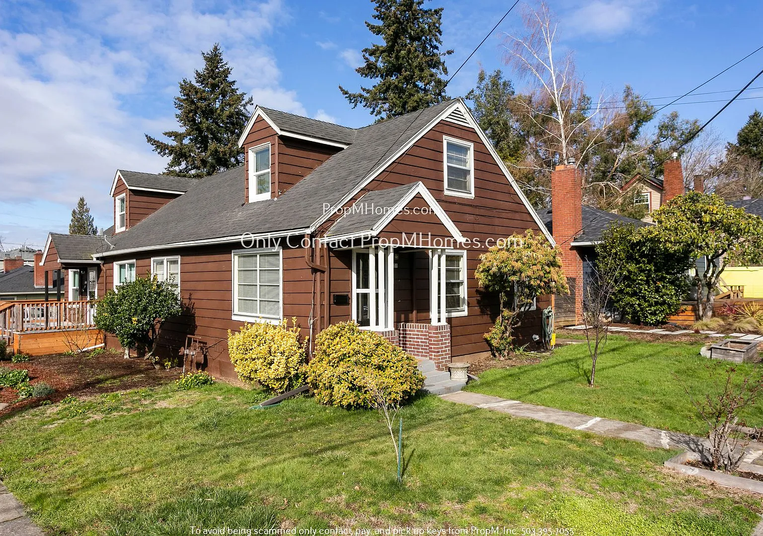 Charming Two Bedroom Duplex in SE Portland! — Photo 1