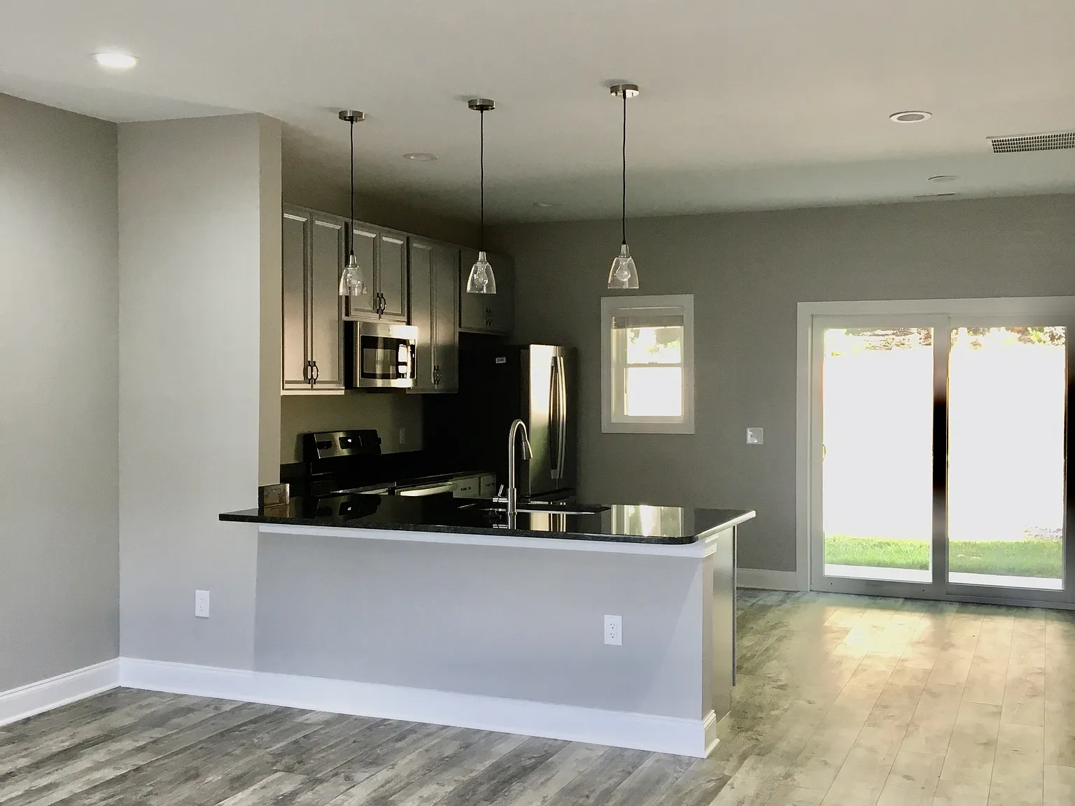 33 Emanuel Court - 1 — Photo 4
