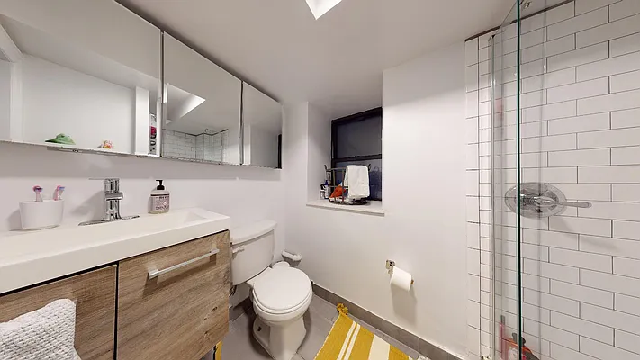 Rented by Bond New York | media 30